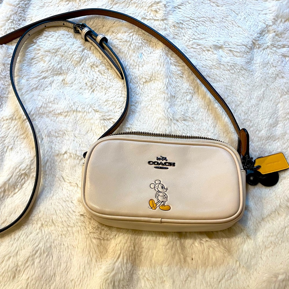❤️‍🔥Mini White Coach DisneyX crossbody